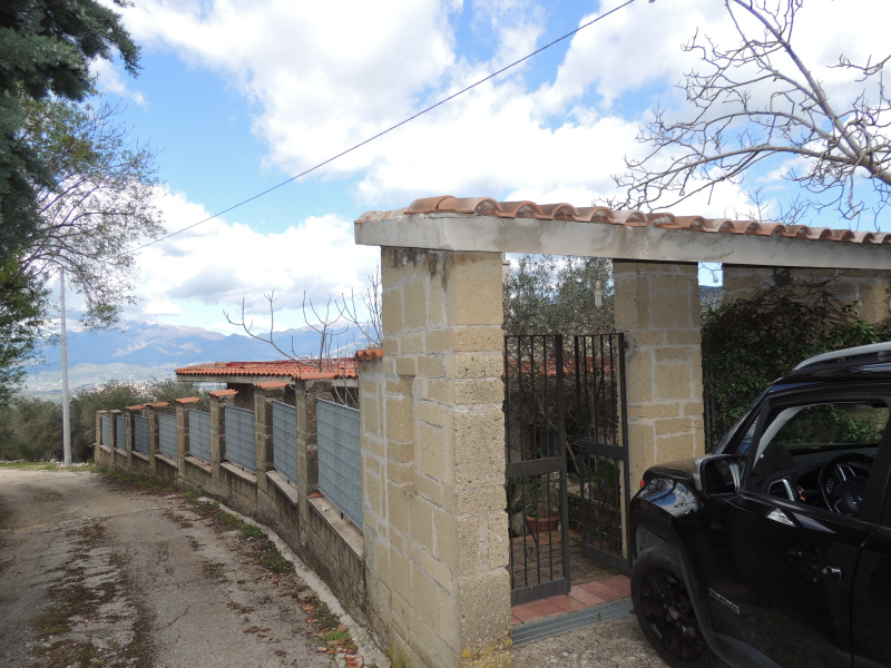Tipologia Immobile: villa/indipendente Provincia: latina Comune: sonnino Località:  Indirizzo: Via Monte Pero