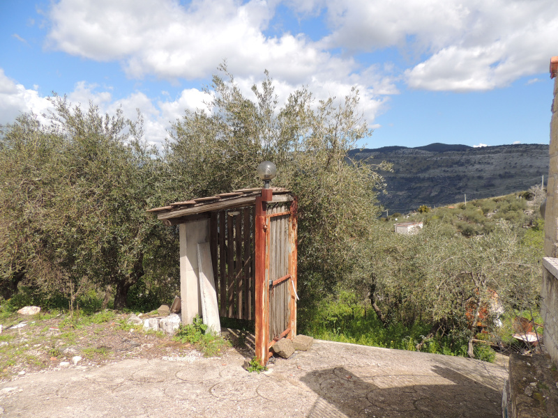 Tipologia Immobile: villa/indipendente Provincia: latina Comune: sonnino Località:  Indirizzo: Via Monte Pero