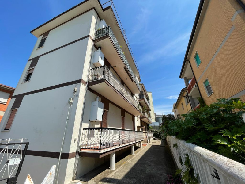 Tipologia Immobile: appartamento Provincia: roma Comune: pomezia Località: centro urbano Indirizzo: Via Recanati