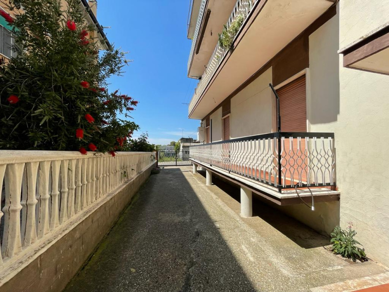 Tipologia Immobile: appartamento Provincia: roma Comune: pomezia Località: centro urbano Indirizzo: Via Recanati
