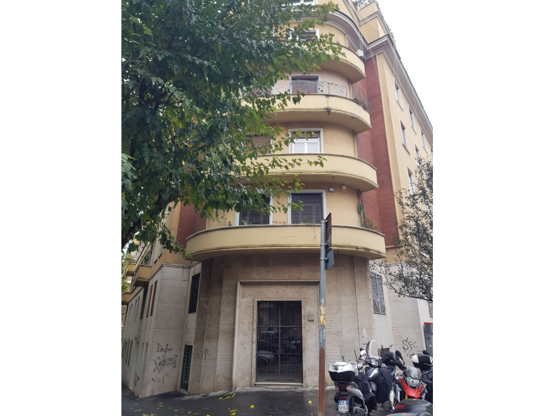Tipologia Immobile: negozio Provincia: roma Comune: roma Località: san giovanni Indirizzo: Via dei Valeri