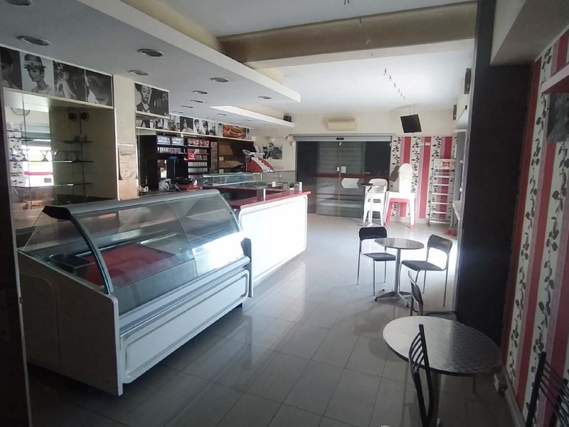 Tipologia Immobile: negozio Provincia: roma Comune: roma Località: finocchio - borghesiana Indirizzo: Via Nocera Terinese