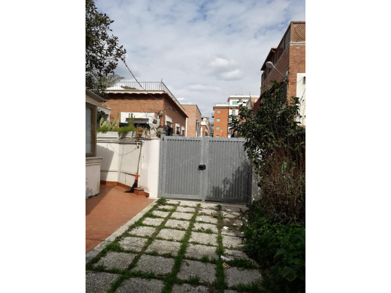 Tipologia Immobile: villa/indipendente Provincia: roma Comune: nettuno Località: centro Indirizzo: Via Mantova