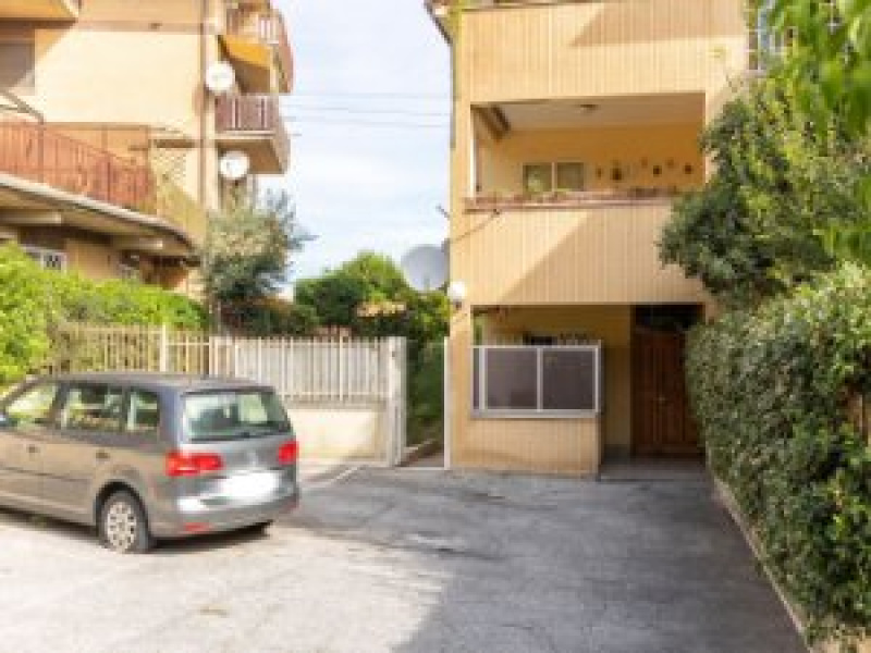 Tipologia Immobile: appartamento Provincia: roma Comune: guidonia montecelio Località: colleverde Indirizzo: Via Monte Cervino