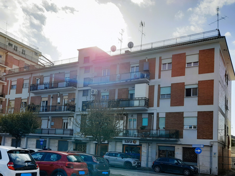 Tipologia Immobile: appartamento Provincia: latina Comune: aprilia Località: centro urbano Indirizzo: Via Antonio Meucci