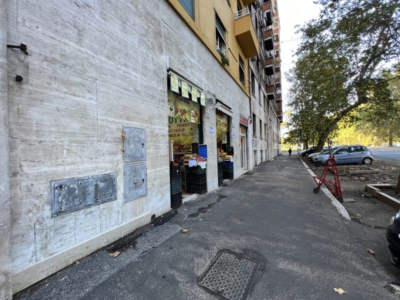 Tipologia Immobile: negozio Provincia: roma Comune: roma Località: prati Indirizzo: Viale Angelico