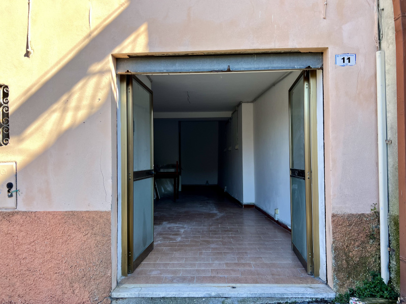Tipologia Immobile: ufficio Provincia: roma Comune: rocca priora Località:  Indirizzo: Via Roma