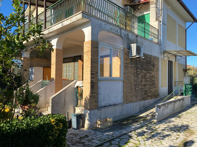 Tipologia Immobile: appartamento Provincia: roma Comune: ardea Località: nuova florida Indirizzo: Via Murano
