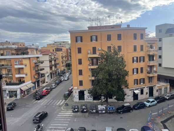 Tipologia Immobile: appartamento Provincia: roma Comune: roma Località: centocelle Indirizzo: Piazza delle Peonie