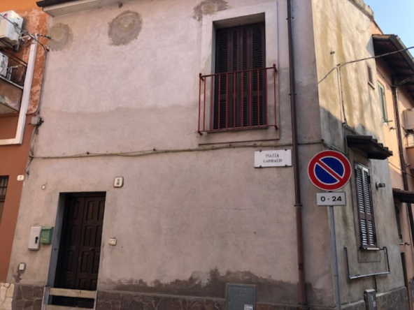 Tipologia Immobile: appartamento Provincia: roma Comune: riano Località: centro Indirizzo: Piazza Giuseppe Garibaldi