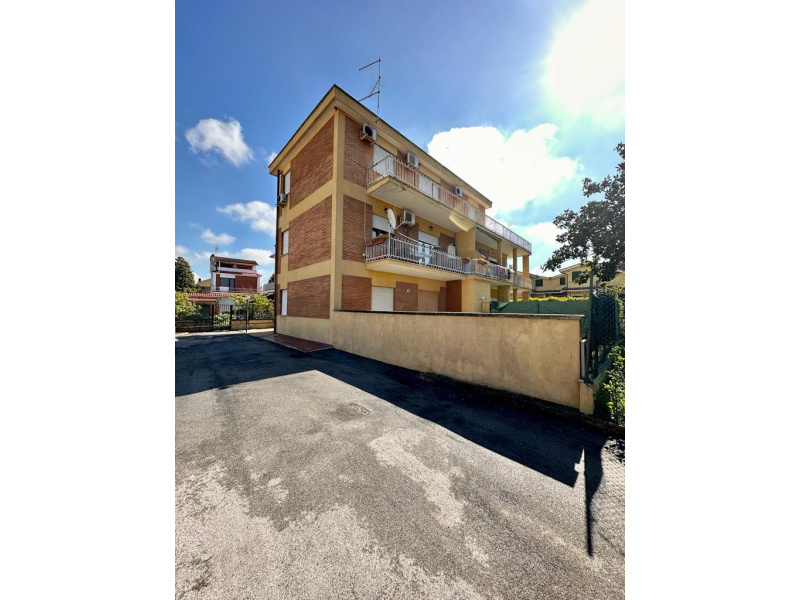 Tipologia Immobile: appartamento Provincia: roma Comune: ardea Località: nuova florida Indirizzo: Via Terni