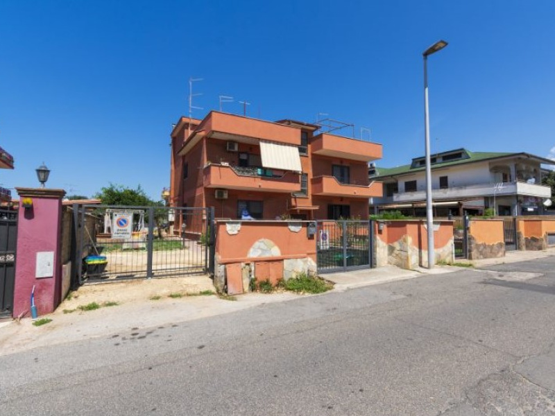 Tipologia Immobile: appartamento Provincia: roma Comune: pomezia Località:  Indirizzo: Via Firenzuola