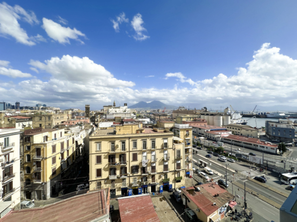 Tipologia Immobile: affittacamere Provincia: napoli Comune: napoli Località: porto Indirizzo: Via Duomo