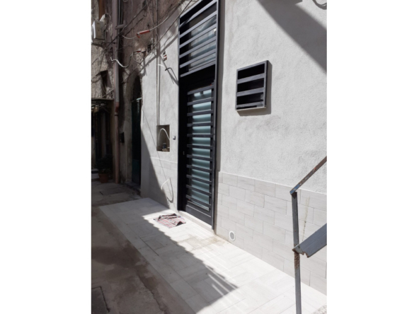 Tipologia Immobile: appartamento Provincia: napoli Comune: napoli Località: san giovanni a teduccio Indirizzo: Strada Comunale Ottaviano