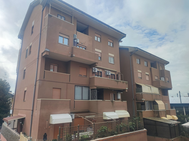 Tipologia Immobile: appartamento Provincia: roma Comune: albano laziale Località: centro urbano Indirizzo: Via Quarto Grotte
