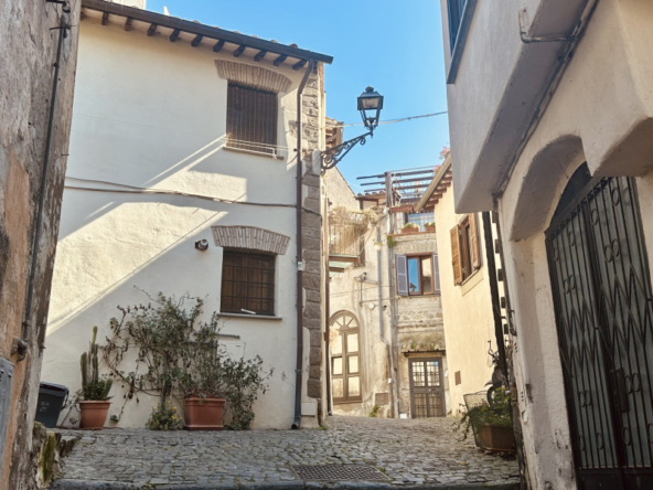 Tipologia Immobile: appartamento Provincia: roma Comune: anguillara sabazia Località:  Indirizzo: Vicolo della Fontanella