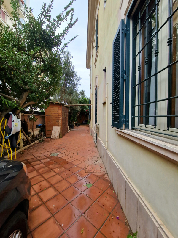Tipologia Immobile: appartamento Provincia: roma Comune: anzio Località: centro Indirizzo: Via 21 Aprile