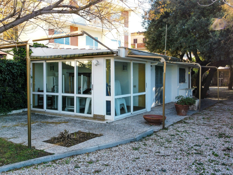 Tipologia Immobile: appartamento Provincia: roma Comune: anzio Località: lavinio lido di enea Indirizzo: Viale Conchiglia di Mare