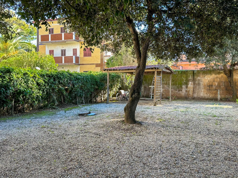 Tipologia Immobile: appartamento Provincia: roma Comune: anzio Località: lavinio lido di enea Indirizzo: Viale Conchiglia di Mare
