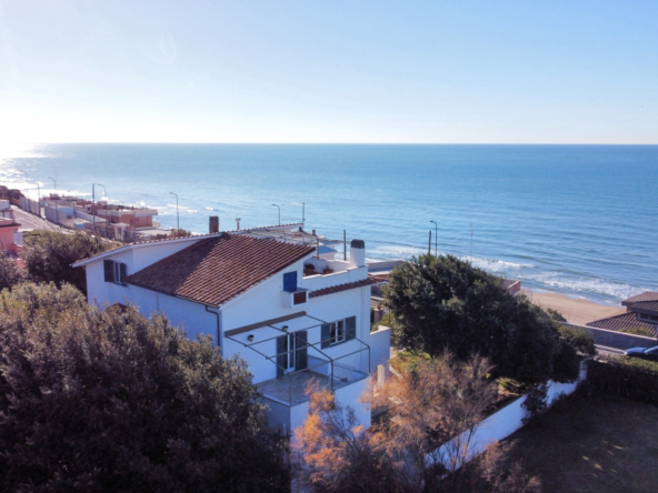 Tipologia Immobile: appartamento Provincia: roma Comune: anzio Località: lavinio lido di enea Indirizzo: Viale Conchiglia di Mare