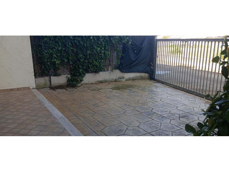 Tipologia Immobile: appartamento Provincia: roma Comune: ardea Località: tor san lorenzo Indirizzo: Via Scrivia