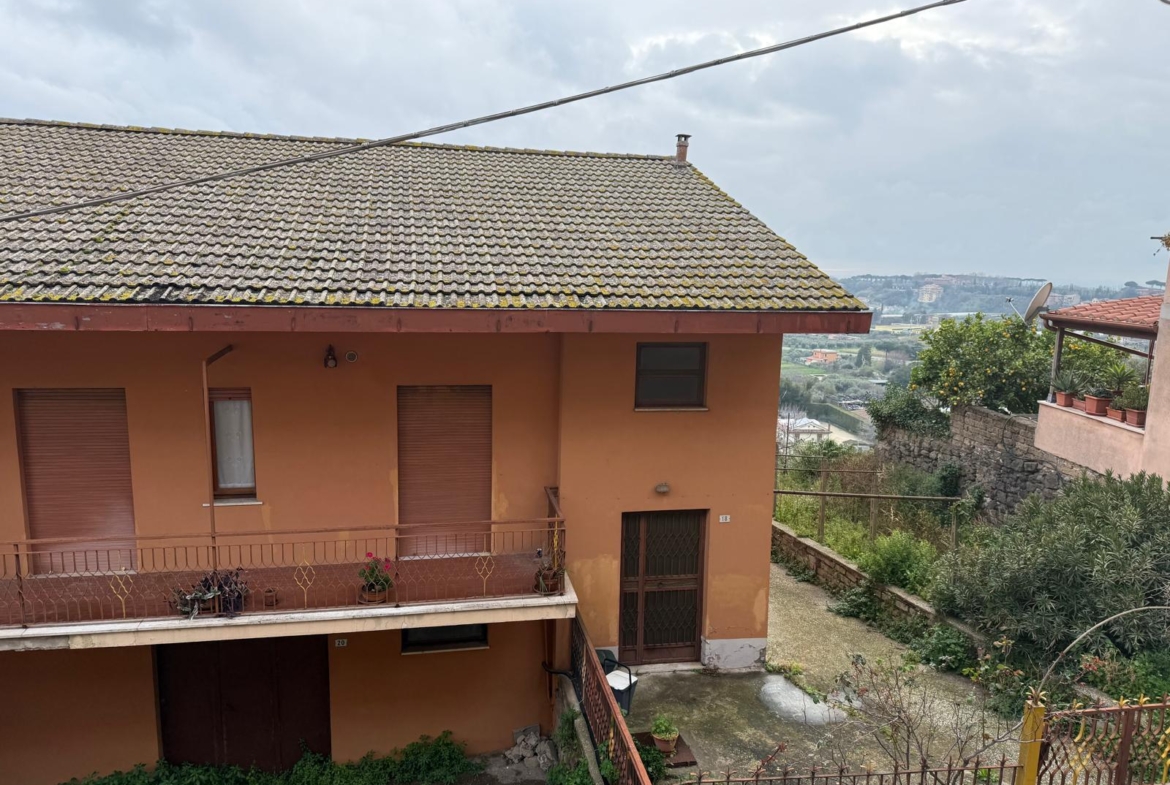 Tipologia Immobile: appartamento Provincia: roma Comune: ariccia Località:  Indirizzo: Via Strada Nuova