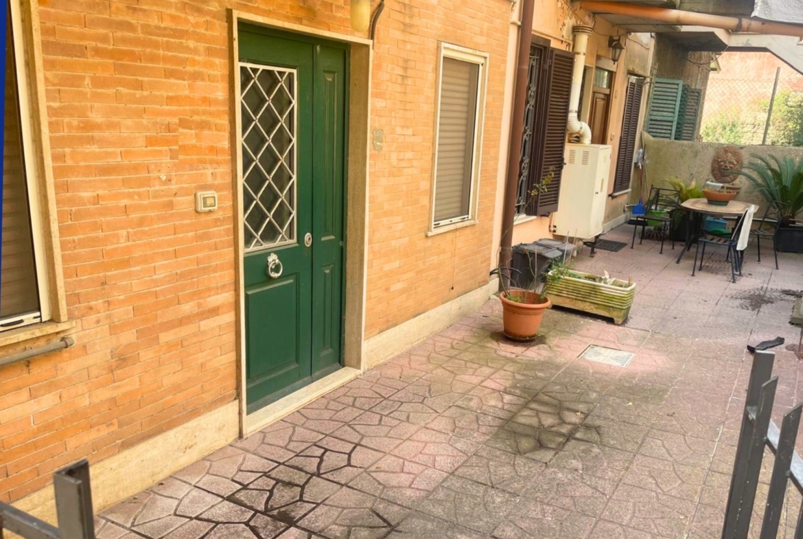 Tipologia Immobile: appartamento Provincia: roma Comune: ariccia Località:  Indirizzo: Via Strada Nuova