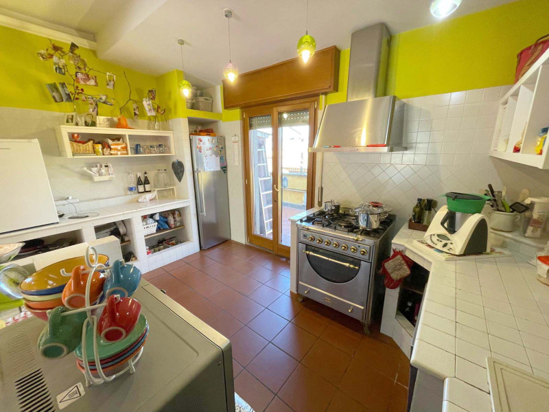 Tipologia Immobile: appartamento Provincia: roma Comune: ariccia Località:  Indirizzo: Viale Piave