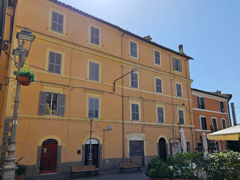 Tipologia Immobile: appartamento Provincia: roma Comune: bracciano Località: centro storico Indirizzo: Piazza Roma