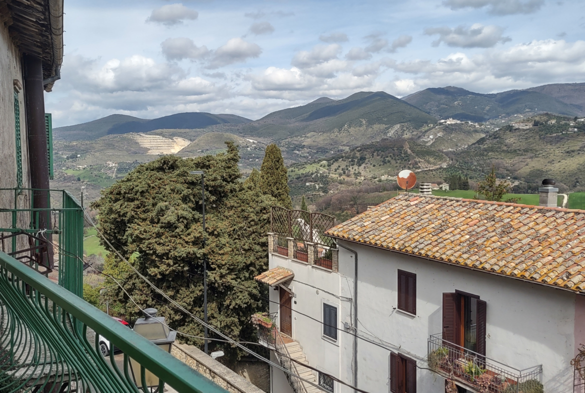 Tipologia Immobile: appartamento Provincia: rieti Comune: castelnuovo di farfa Località:  Indirizzo: Via Tolomei