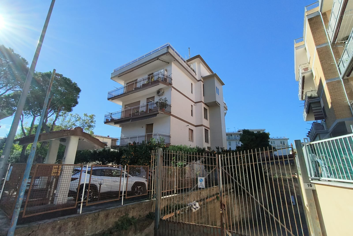 Tipologia Immobile: appartamento Provincia: latina Comune: formia Località:  Indirizzo: Via Palmiro Togliatti