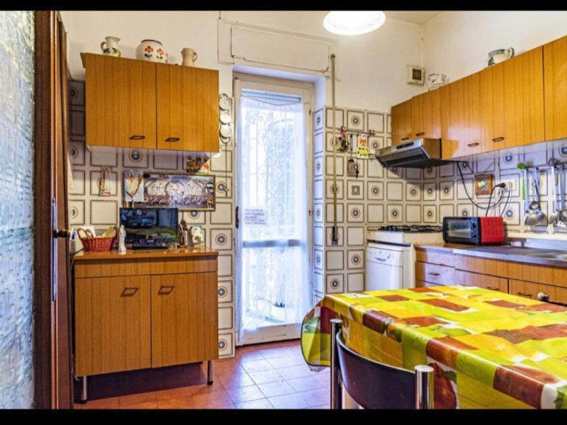 Tipologia Immobile: appartamento Provincia: roma Comune: ladispoli Località: centro Indirizzo: Via Napoli