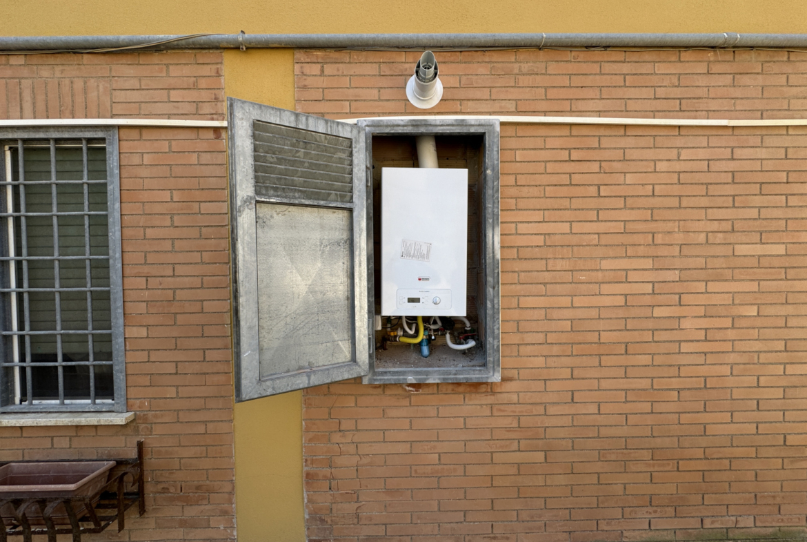 Tipologia Immobile: appartamento Provincia: roma Comune: pomezia Località: centro urbano Indirizzo: Via Rumenia