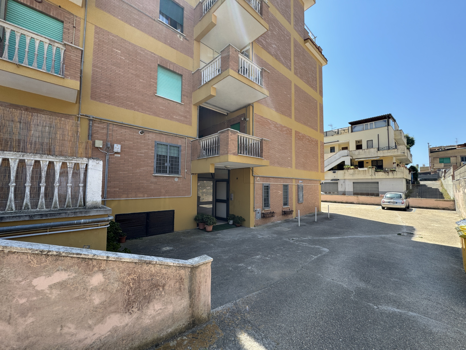 Tipologia Immobile: appartamento Provincia: roma Comune: pomezia Località: centro urbano Indirizzo: Via Rumenia