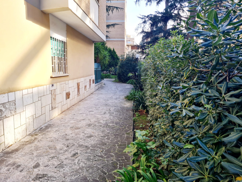 Tipologia Immobile: appartamento Provincia: roma Comune: pomezia Località:  Indirizzo: Via Francesco Petrarca