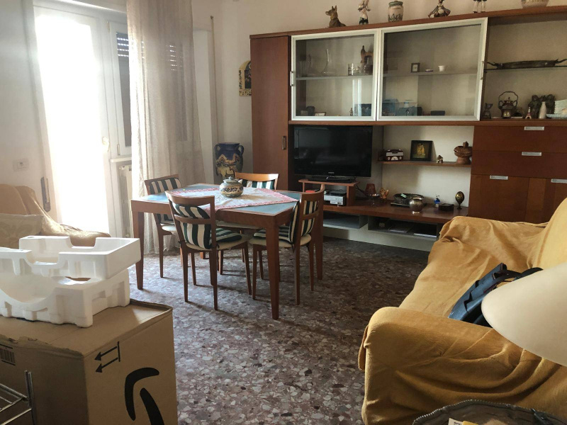 Tipologia Immobile: appartamento Provincia: roma Comune: pomezia Località:  Indirizzo: Via La Spezia