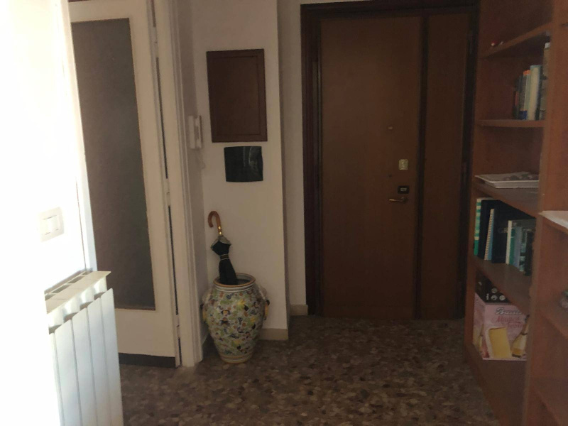 Tipologia Immobile: appartamento Provincia: roma Comune: pomezia Località:  Indirizzo: Via La Spezia