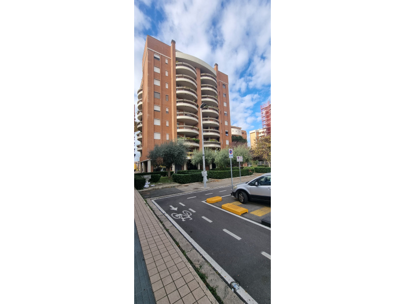 Tipologia Immobile: appartamento Provincia: roma Comune: pomezia Località:  Indirizzo: Piazza San Benedetto da Norcia