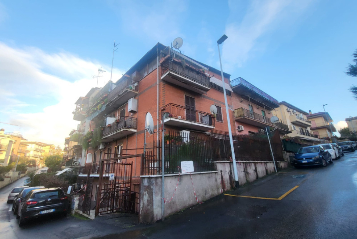 Tipologia Immobile: appartamento Provincia: roma Comune: roma Località: settebagni Indirizzo: Via Capoliveri