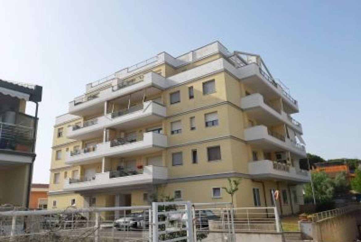 Tipologia Immobile: appartamento Provincia: roma Comune: roma Località: casal palocco Indirizzo: Via Salorno