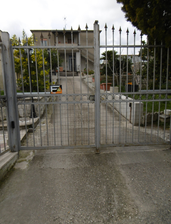 Tipologia Immobile: appartamento Provincia: roma Comune: roma Località: pisana Indirizzo: Via Samugheo
