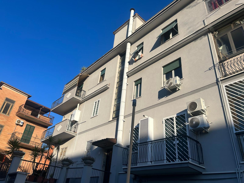 Tipologia Immobile: appartamento Provincia: roma Comune: roma Località: giardinetti Indirizzo: Via di Carcaricola