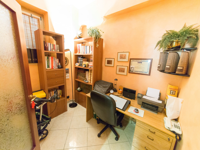 Tipologia Immobile: appartamento Provincia: roma Comune: roma Località: san giovanni Indirizzo: Via Foligno