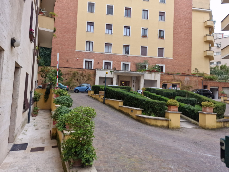 Tipologia Immobile: appartamento Provincia: roma Comune: roma Località: parioli - pinciano Indirizzo: Viale Bruno Buozzi