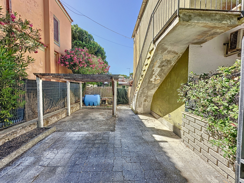 Tipologia Immobile: appartamento Provincia: roma Comune: santa marinella Località: pirgus Indirizzo: Via Aurelia