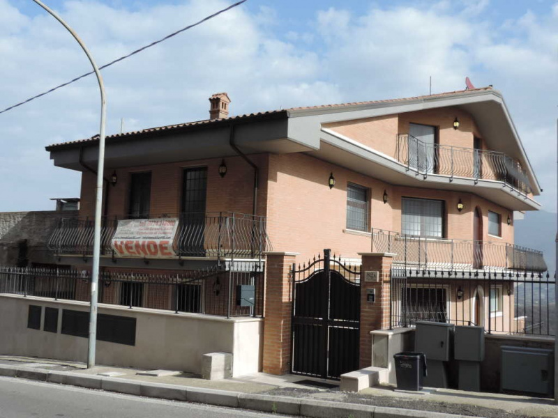 Tipologia Immobile: appartamento Provincia: roma Comune: sant'angelo romano Località:  Indirizzo: Via Roma