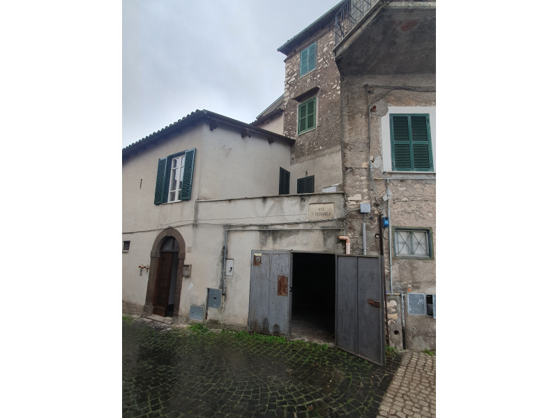 Tipologia Immobile: appartamento Provincia: roma Comune: segni Località:  Indirizzo: Via Francesco Petrarca