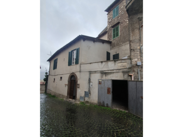 Tipologia Immobile: appartamento Provincia: roma Comune: segni Località:  Indirizzo: Via Francesco Petrarca