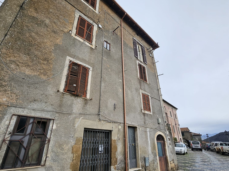 Tipologia Immobile: appartamento Provincia: roma Comune: segni Località:  Indirizzo: Via Umberto I