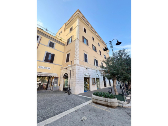 Tipologia Immobile: appartamento uso ufficio Provincia: roma Comune: nettuno Località: centro Indirizzo: Piazza Giuseppe Mazzini